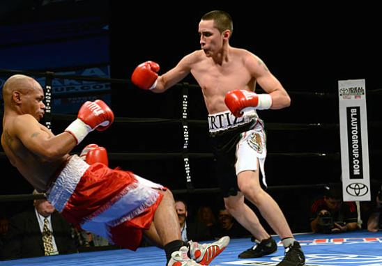 Adan Ortiz (R) wins by knockout
