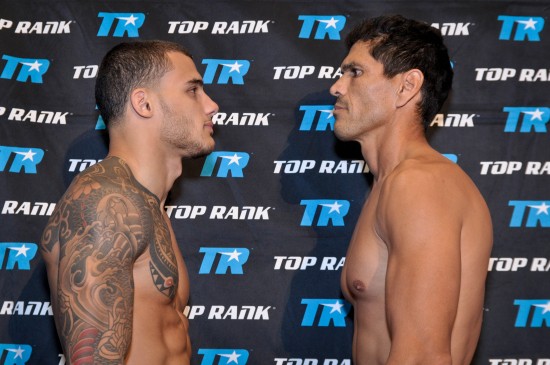  Glen Tapia, at left (155.5 lbs.), and Elco Garcia (155.5).  Photo by 