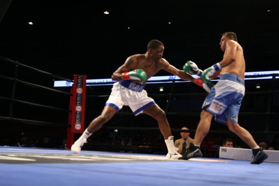 Hearns, at left, is on the attack.