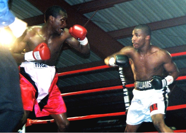 AaronSwinging (92k image)