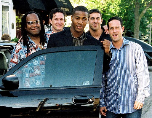 AaronWilliamsCarCloseTeamSM2a (101k image)