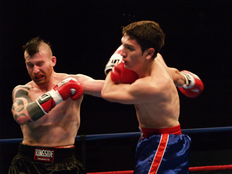 Bentley(left)tradeswithUmarov (145k image)