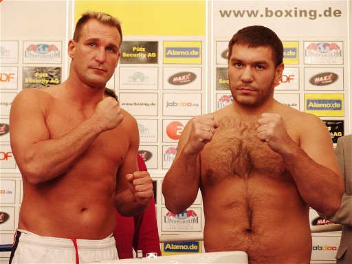 Chagaev_Calloway_Weigh_In_Munich (65k image)