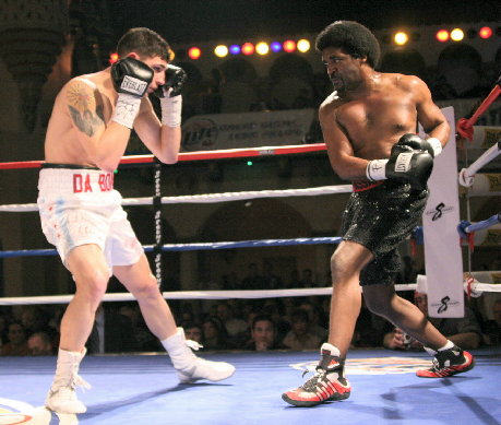 DonavanFighting (69k image)