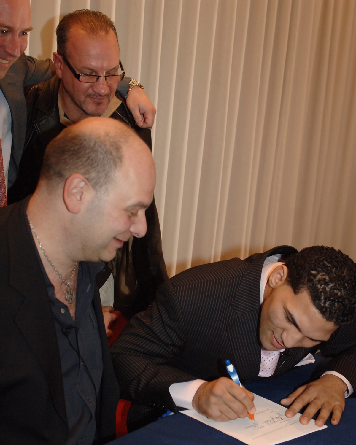 ERodriguezDiBellaSigning6195 (713k image)