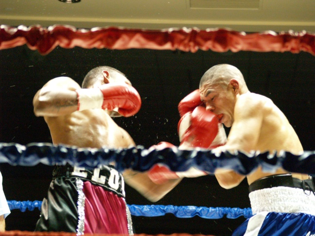 EloyPerezlandshisuppercut (142k image)