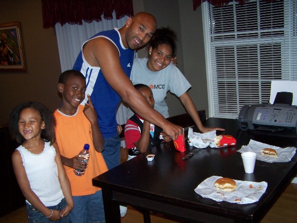 FresFamDinner (80k image)