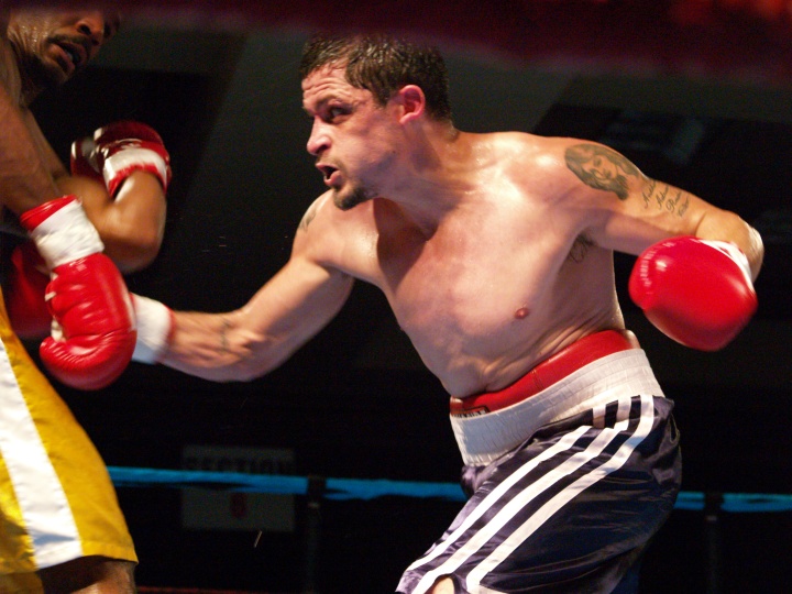 LuceroPressesHarris (154k image)