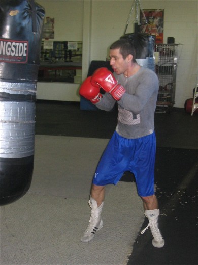 Mighty_Mike_Workingout_On_Heavy_Bag_Credits_Cestus_Management (47k image)