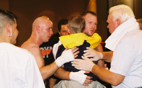 Payne&Jakubowski&ConsolingKid (21k image)