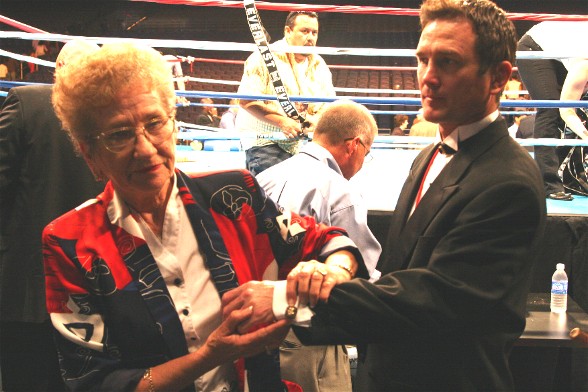 SeanMomCuffa1 (84k image)